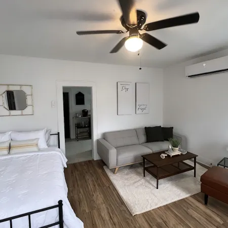 Downtown Sandusky Apartment! Отели в г. Сандаски