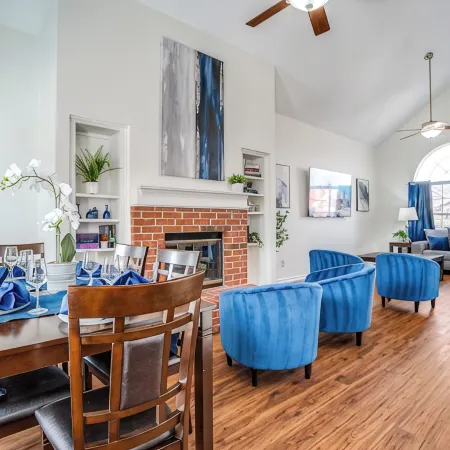 Fantastic 4 King Bed : Pool Table : Perfect Location