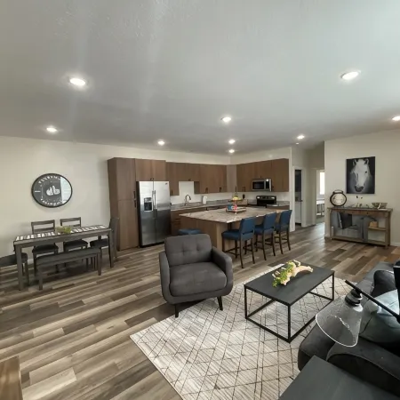 Located in Downtown Evanston, Walking distance to food, shops, and Train Depot.