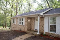 Alabama University Events, 5 bdrm Home by Lake, sleeps 14, 5 mil to Bryant/Denny - Wifi