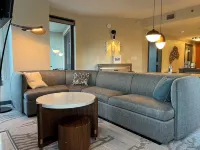 Luxe Mammoth Monache 2br/2ba Suite - steps to the village and gondola! - Boutique