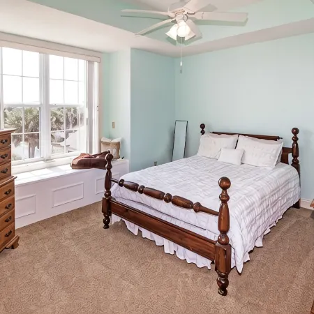 Gorgeous Oceanfront 3Bedroom Away From The Hustle and Bustle