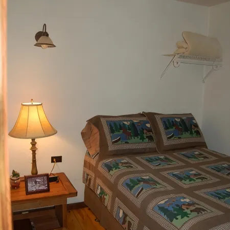 Rustic Mountain Retreat-Bear Paw
