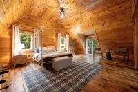 Escape to Sage Creek Cabin: 5 Acres + Privacy + Hot Tub + Fire Pit - Boutique