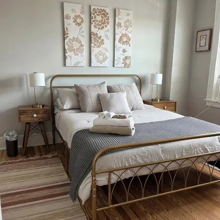 Newly renovated in the heart of Kennett Square. 3 miles from Longwood Gardens