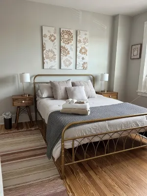 Newly renovated in the heart of Kennett Square. 3 miles from Longwood Gardens - Wifi
