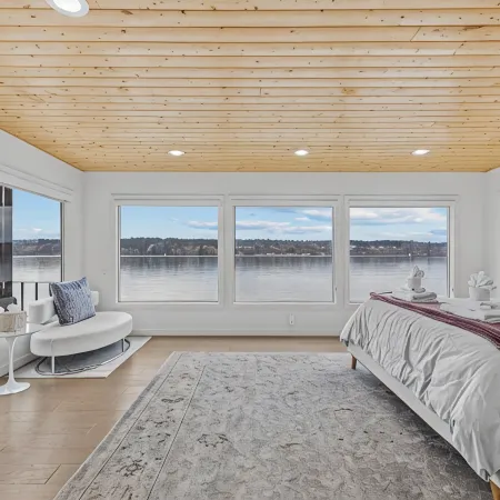 Vashon Modern Beachfront Getaway: Pet & Family-Friendly with Stunning Views!
