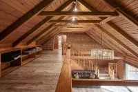Luxury,Log Cabin 65AC. of Private Forest, Trails,Sauna,Hot-Tub. Baughman Park. - Chalets