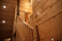 Brand NEW Cabin in the Pines w Private Lake - Wi-Fi