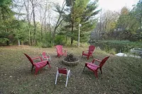 Cozy Cabin in the Woods on Big Trade Lake with Sauna and All Natural Cold Plunge - Hytter