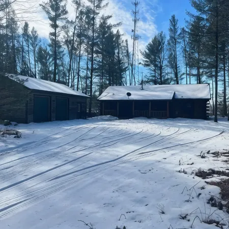 Private Log Cabin near Lake Arbutus and ATV trails
