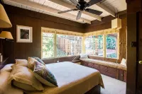 Escape to la Jolla! Secluded MidCentury WindanSea Beach Bungalow, Bikes, Hot Tub - บังกะโล