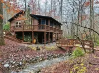 Cozy cabin sitting directly on multiple creeks for the most relaxing stay. - balcón
