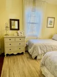 Acadian cottage 1 minute walk to beach, 5 minutes to Old Town BSL! Best location - 3성급