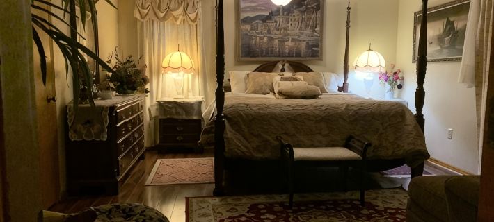 Private  Gated  Spacious   3300  sq foot  4BR 3Bath indoor pool Hotels in Brandon