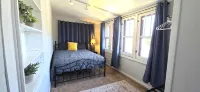 Downtown Oak Park/Fast WIFI/Free Parking/ Victorian Home/Sleeps 6 - Wifi