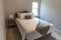 The Gray House - Only 4 Minutes from LU - 3-Star