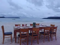 Scarlet Sails Resort - bar