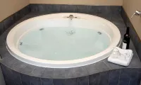 Village Motel - spa