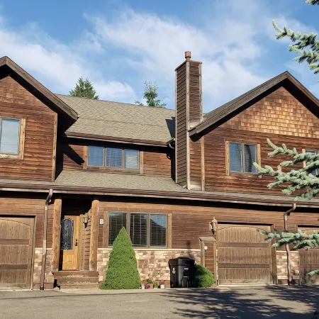 Whitefish Wonderland. Private Hot Tub - 1 mi from Downtown Whitefish.