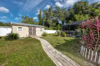 Florida nest - summer house with heated swimming pool. Pet friendly. - บังกะโล