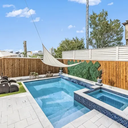 Modern/Luxury/Rooftop Deck/Downtown/Heated Pool/5BDRM