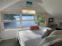3-Story Lake Front Views! Dock, Hotspring Spa, Outdoor Dining, Watch Our Video! - Homestays