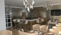 Kyknos de Luxe Suites & Rooms - 4 tähden