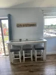Beachside Condo! - Homestays