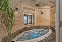 Cozy Villa Spa Retreat - Near Mohegan, Hot Tub, Pools, Sauna, Spa on Premise - 3-Star