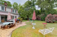 Spacious 5 bedroom, cozy home with private beach access! - Homestays