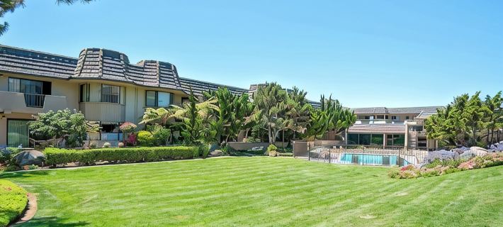 NEW! Modern Coastal New-Build Home With Private Beach Access in Gated Community Hotels in Solana Beach