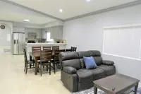 Spacious Home* 7 minutes to Disneyland - 2-Star
