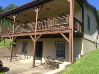 Adorable Cabin at Trout-Stocked Paddy Run Surrounded by GWNF and Hiking Trails - Homestays