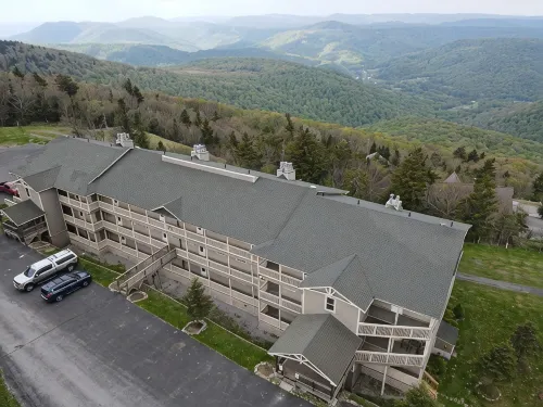 5 min walk to village and slopes! Peaceful 3 BR 2 Bath retreat - 3-Star