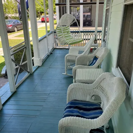 The Heart of Cape May on Historic Windsor Ave, 2 Blocks to Beach & Shopping!