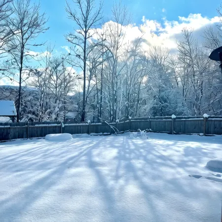 5br new construction, gorgeous mountain views, game room