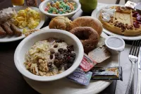 Country Inn & Suites by Radisson, Lake Norman Huntersville, NC - Завтрак