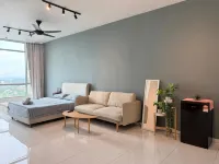 3pax clean studio| Perfect JB view | Paradigm and UTM - 주차장