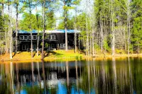 Black Pearl Lodge @ DeGray. Small event venue or fun family getaway! - 3-Star