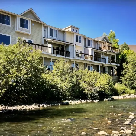 Newly remodeled riverside location a stroll from all which Pagosa has to offer!