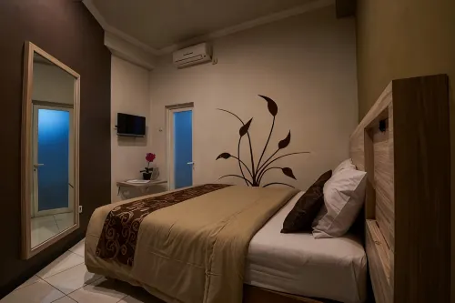 Grand Aularis Hotel Managed by Salak Hospitality - 2-Star