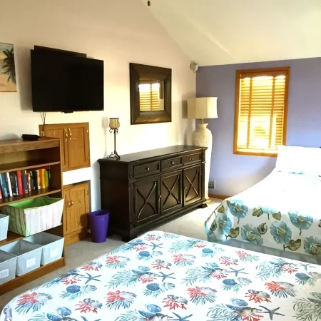 2 BR House Beach Haven Centrally located