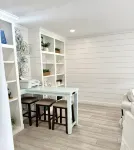 REMODELED 3 BEDROOM 2.5 BA. HOME ACROSS FROM PRIVATE BEACH OR WALK TO DOG BEACH! - Wifi