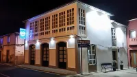Pensión Domus Gallery Hotels in Dombodán