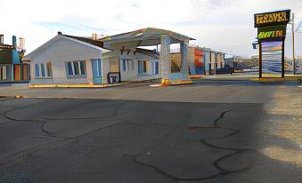 Fairfax Motel
