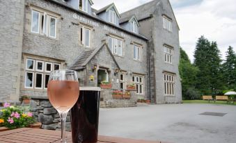 Stonecross Manor Hotel