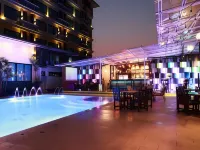 Ruean Phae Royal Park Hotel - Pools
