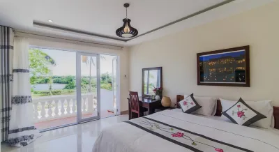 The Moon River Homestay & Villa Hotels in Cẩm Hà