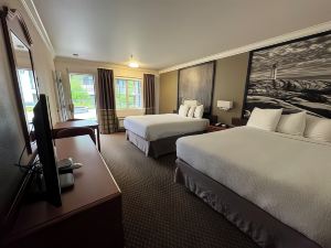 Creekside Inn & Suites